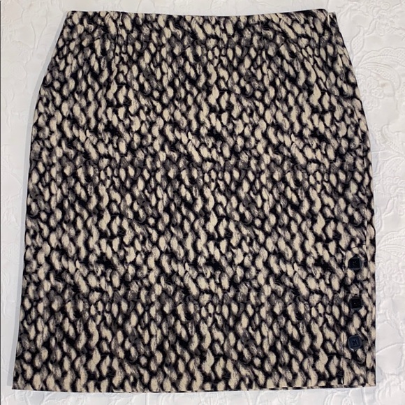 Worth Dresses & Skirts - Worth 100% Wool Black & White Skirt Size 14